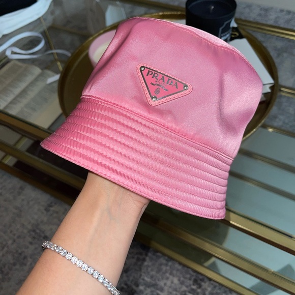Prada bucket hat - Picture 2 of 3